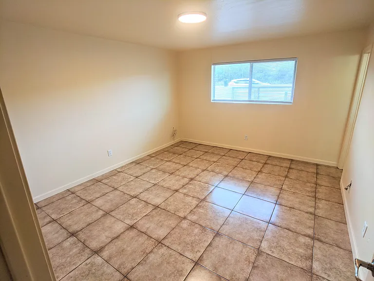 1343 W Alameda St — Photo 19