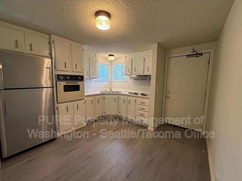 1st image of 907 SW Holden St #2
