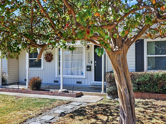 4th image of 2229 Juliesse Ave