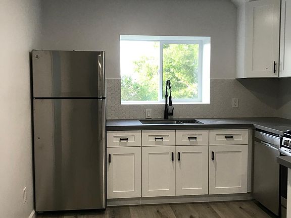 4th image of 8 Solano St #A