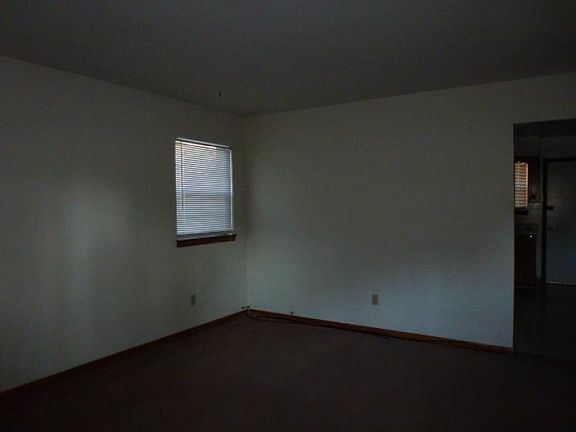 5th image of 1851 Parkview Ave