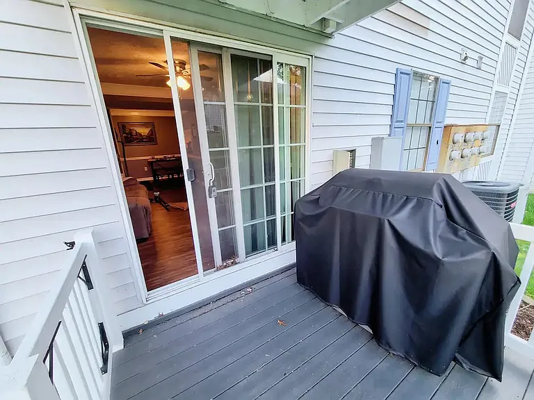 404 Bainbridge Ct #E2 — Photo 48