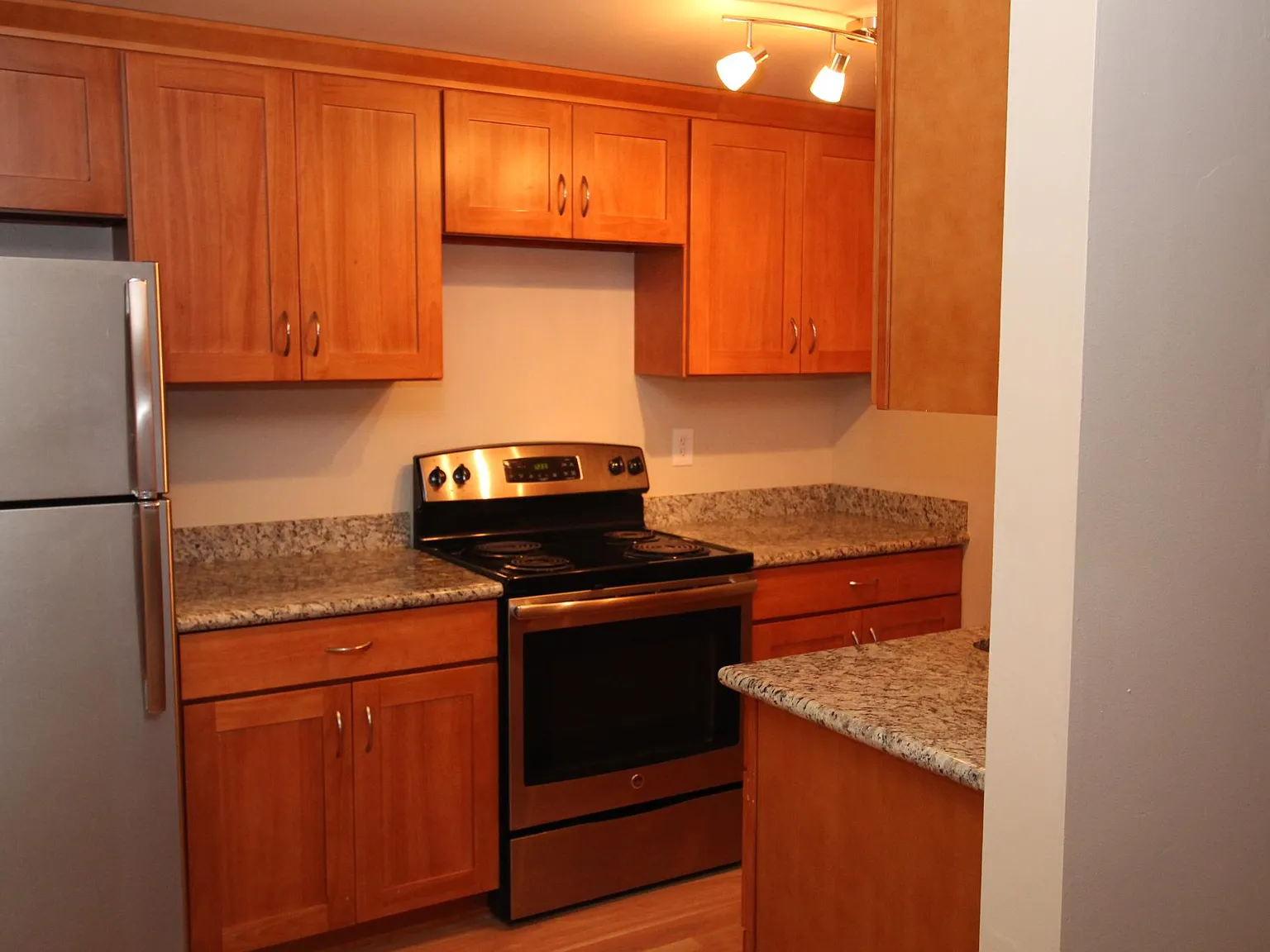 1 bed, 750 sqft, $1,595 — Photo 1