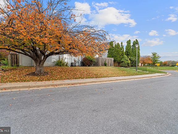 2nd image of 5806 Shadbush Ct
