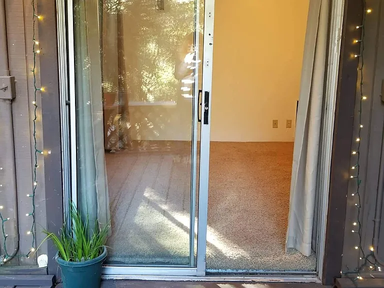Fern Ave — Photo 3