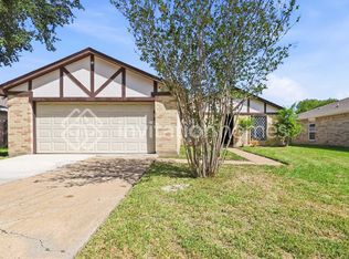 10107 Limewood Ln, Sugar Land, TX 77498