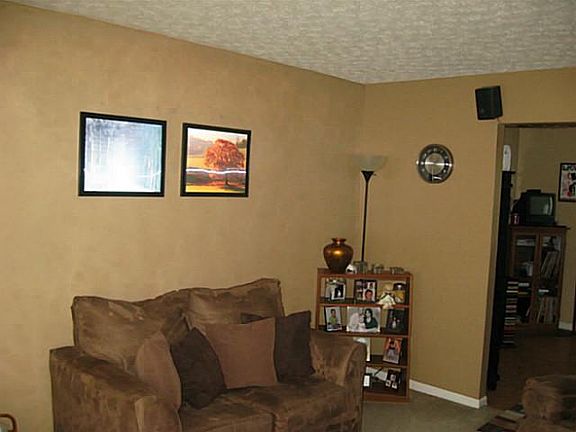 5th image of 1517 Autumn Village Dr