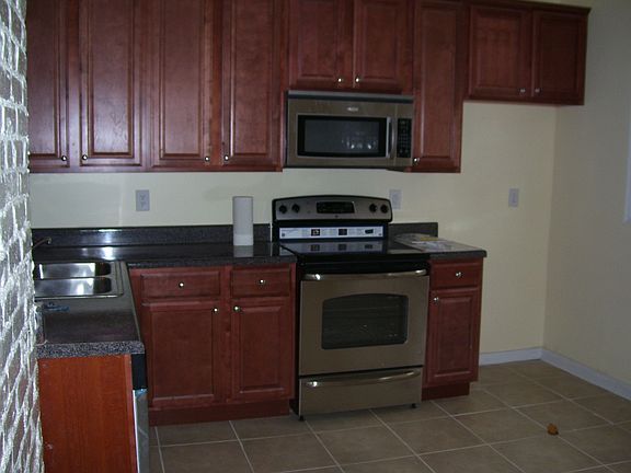 4th image of 505 W 19th St