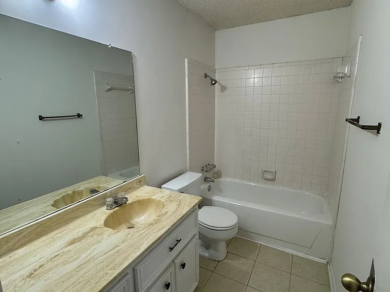 1414 Chapel Ridge Rd — Photo 9
