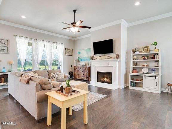 4th image of 108 Marigold Ln