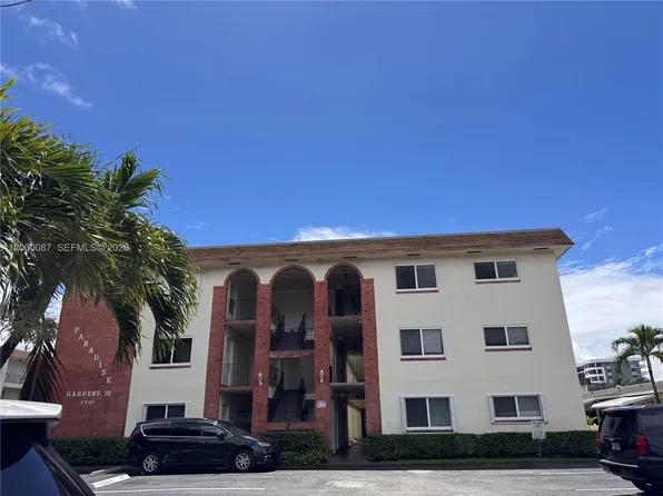 2210 Taylor St APT 305, Hollywood, FL 33020