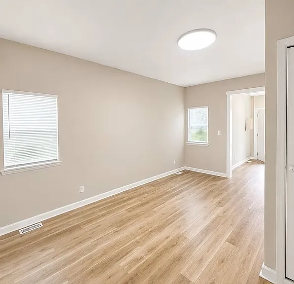 2909 Montgomery St — Photo 2