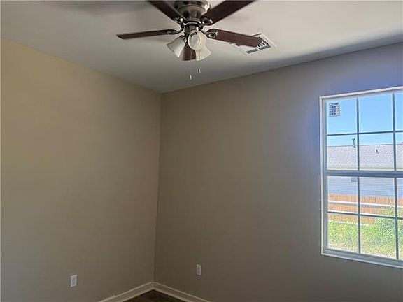 5th image of 3033 Piety St