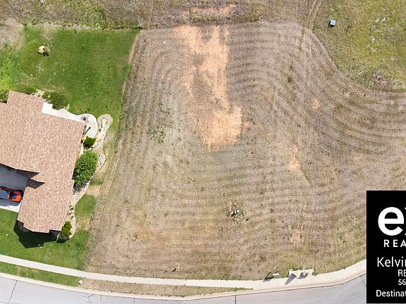 3rd image of 61 Fawn Ridge Rd