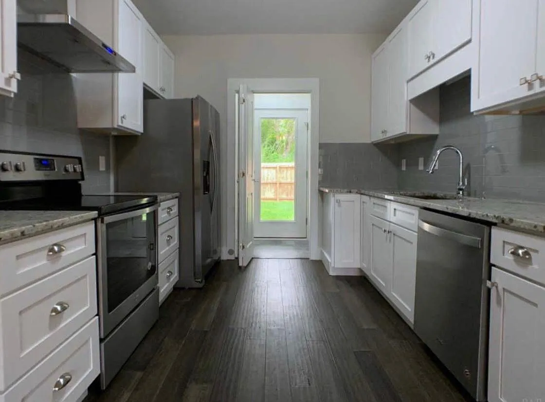 6217 Ferguson Dr — Photo 3