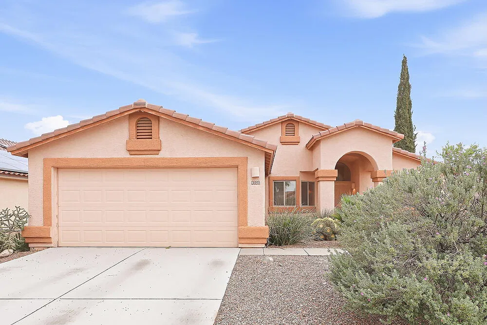 3 bed, 2.0 bath, 1350 sqft, $1,980 — Photo 1