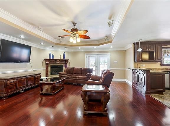 3rd image of 7121 Cove Dr
