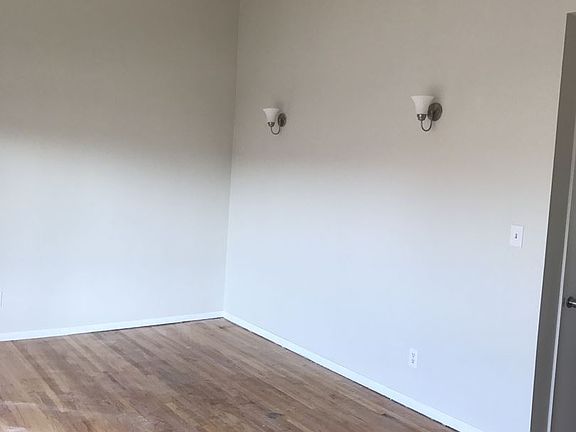 3rd image of 801 N Eucalyptus Ave APT 4
