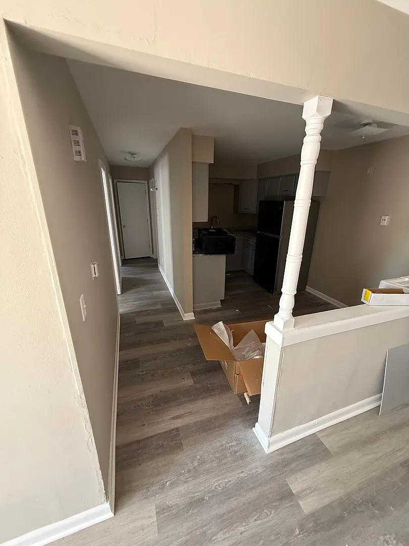 Paradise Ave — Photo 2