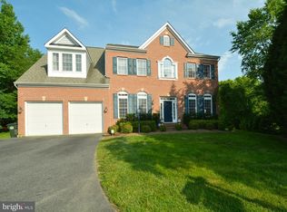 7214 White House Dr, Springfield, VA 22153