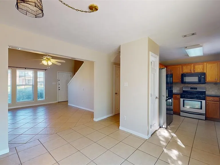 2407 Pintail Loop — Photo 5