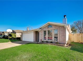 10208 Sunset View Dr, Fort Worth, TX 76108