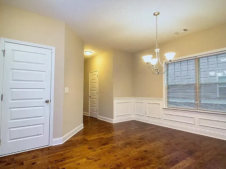 517 Kirkland Dr — Photo 3