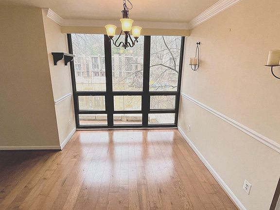 3rd image of 11406 Washington Plz W #11406