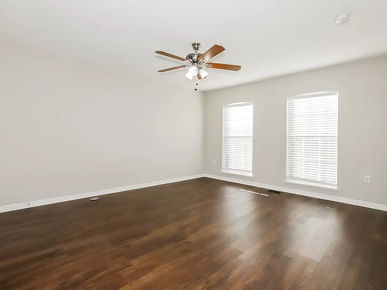 9852 Ashburn Lake Dr — Photo 11