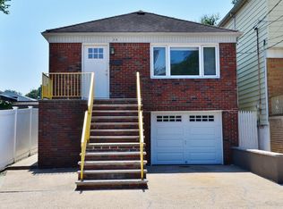 34 W 7th St, Bayonne, NJ 07002