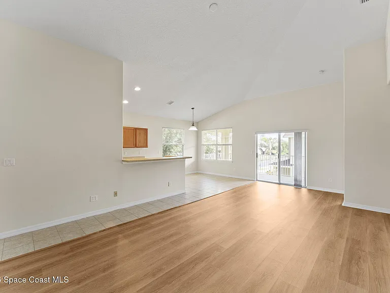 907 Ocaso Ln #201 — Photo 9