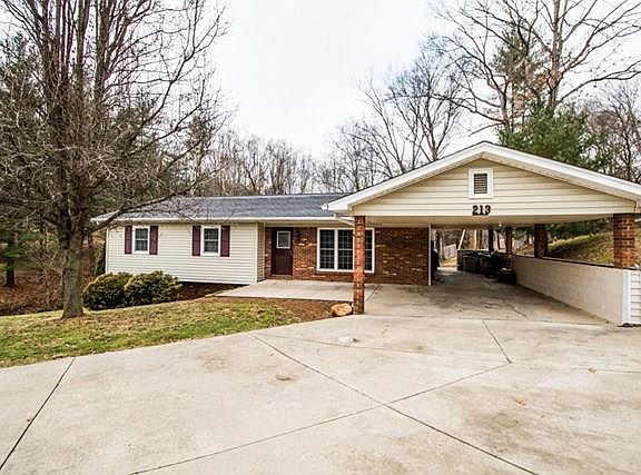 2nd image of 213 Bel Air Dr