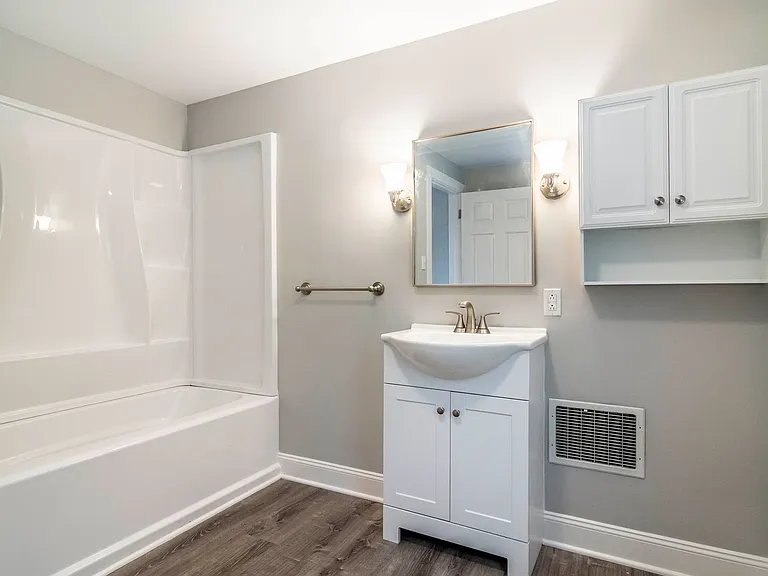 1618 Dagmar Ave — Photo 5