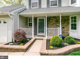 4 Edgemere Ct, Sicklerville, NJ 08081