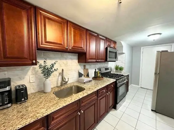 321 64th St #G, West New York, NJ 07093