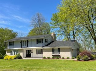 13349 N Lakewood Dr, Mequon, WI 53097