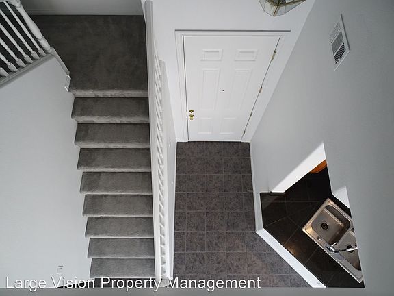 4th image of 7626 French Springs St