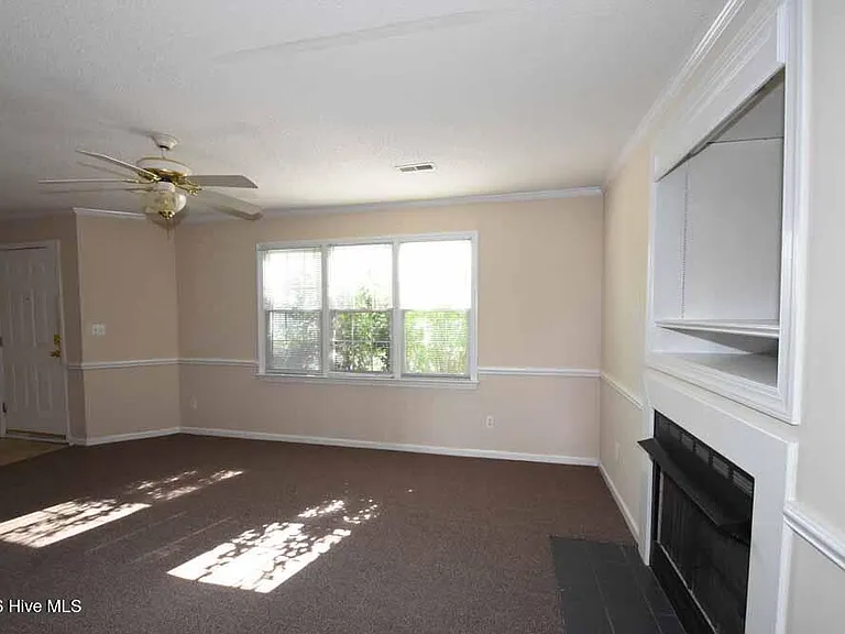 3818 Sterling Pointe Dr #J1 — Photo 3