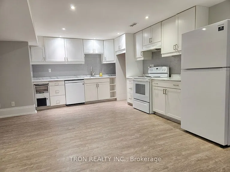 32 Arundel Dr — Photo 22