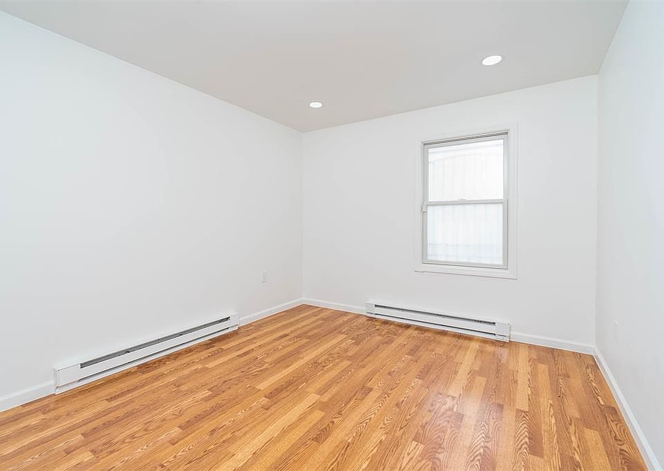 33 Ridge Rd North Arlington NJ Zillow