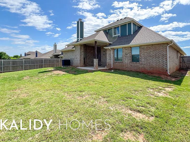 3324 Lola Ct — Photo 6