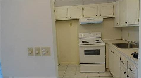 4th image of 18 Markham A