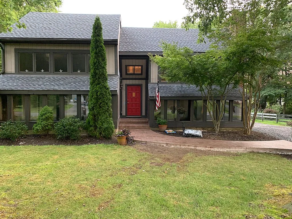 210 Bay City Rd photo 1