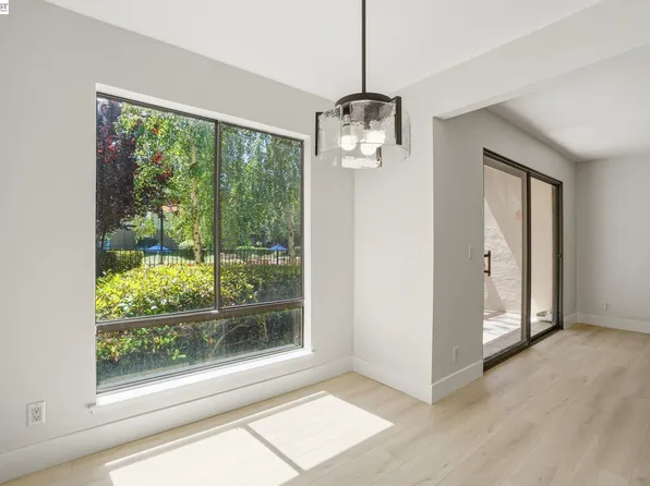 460 N Civic Dr APT 106, Walnut Creek, CA 94596