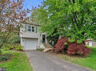 3345 Oakham Dr, York, PA 17402