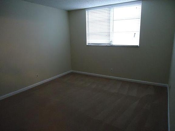 5th image of 410 NW 68th Ave APT 203