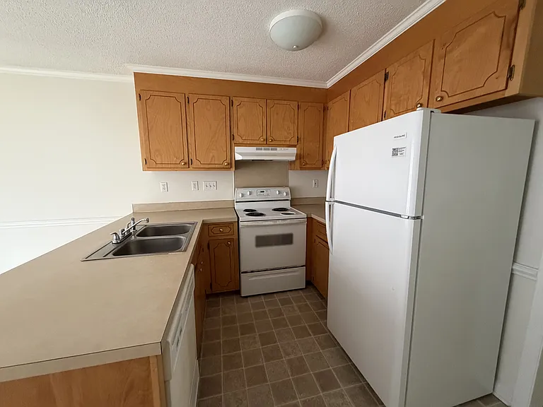 3811 Sterling Pointe Dr #X3 — Photo 3