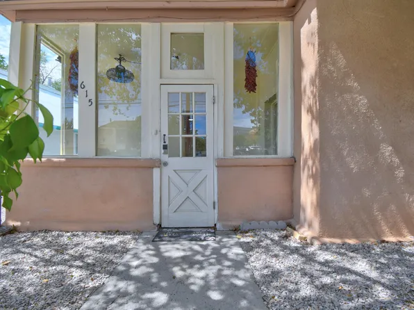 615 Keleher St NW, Albuquerque, NM 87102