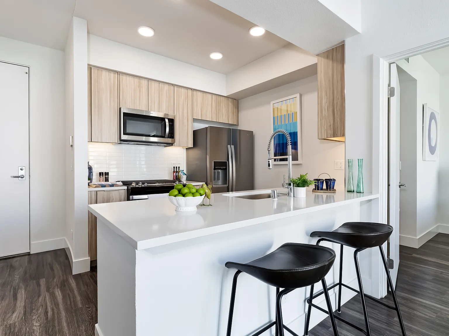 Living at Santa Monica — Photo 2