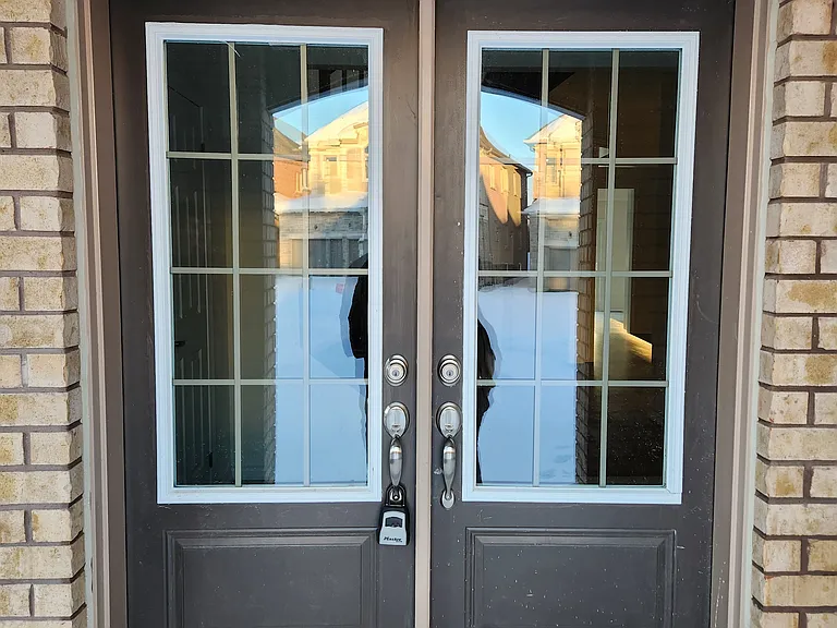 338 Fleetwood Dr — Photo 2